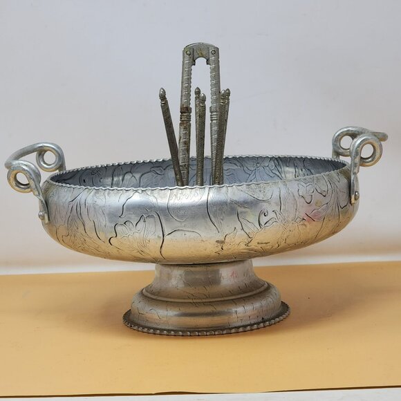 Unique Embossed Aluminum Nut Bowl And Tools Embossed Botanical - 1960's - Picture 3 of 10